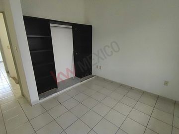 Casa en venta en Fracc Monte Real con recámara en planta baja