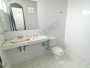 Casa en venta en Fracc Monte Real con recámara en planta baja
