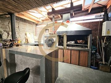 SE VENDE CASA REMODELADA  4D, CONCEPCIÓN