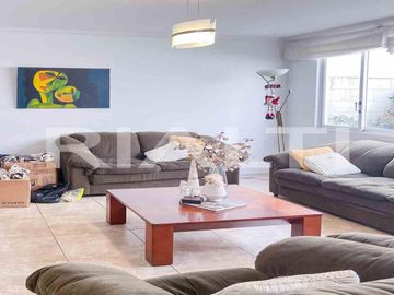 Casa en Venta Cumbayá, 252m2, 3 dormitorios dentro de Conjunto Privado
