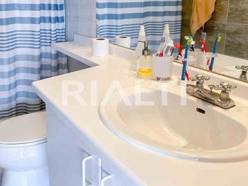 Casa en Venta Cumbayá, 252m2, 3 dormitorios dentro de Conjunto Privado