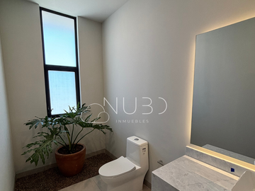 CASA EN VENTA 4 RECÁMARAS UNA EN PLANTA BAJA  EN LOMAS DEL MOLINO