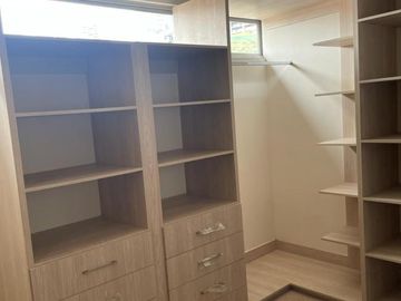 CASA EN VENTA EN PUERTA DEL SOL!