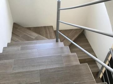 CASA EN VENTA EN PUERTA DEL SOL!