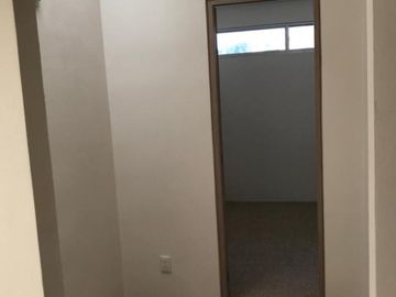 CASA EN VENTA EN PUERTA DEL SOL!