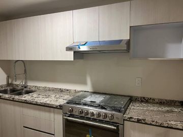 CASA EN VENTA EN PUERTA DEL SOL!