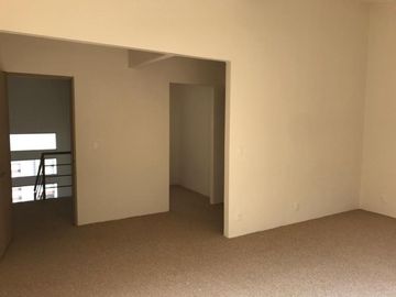 CASA EN VENTA EN PUERTA DEL SOL!