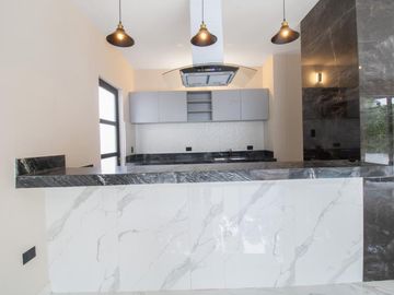 CASA NUEVA EN RESIDENCIAL VIA CUMBRES EN VENTA EN CANCUN COLDWELL BANKER