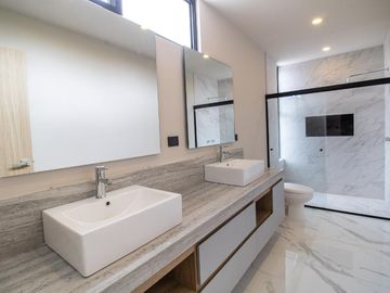 CASA NUEVA EN RESIDENCIAL VIA CUMBRES EN VENTA EN CANCUN COLDWELL BANKER