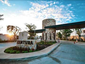 Casa de 4 habitaciones en venta en Privada residencial Zentura Cholul Mérida