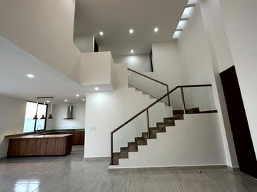 Casa de 4 habitaciones en venta en Privada residencial Zentura Cholul Mérida