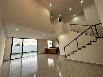 Casa de 4 habitaciones en venta en Privada residencial Zentura Cholul Mérida