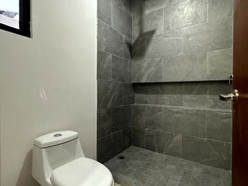 Casa de 4 habitaciones en venta en Privada residencial Zentura Cholul Mérida
