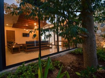 Casa de 4 habitaciones en venta en Privada residencial Zentura Cholul Mérida