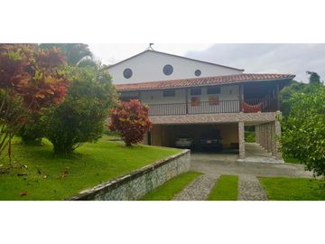 Hermosa finca a puerta cerrada en venta - Santa Elena El Cerrito Valle