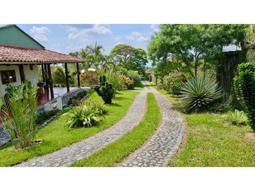Hermosa finca a puerta cerrada en venta - Santa Elena El Cerrito Valle