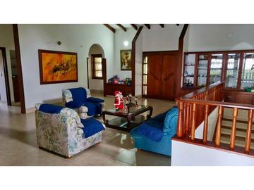 Hermosa finca a puerta cerrada en venta - Santa Elena El Cerrito Valle