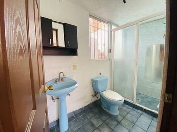 Casa en Fraccionamiento en Lomas de Vista Hermosa, Cuernavaca, Morelos CAEN-Ve-1