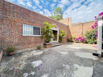 Casa en Fraccionamiento en Lomas de Vista Hermosa, Cuernavaca, Morelos CAEN-Ve-1