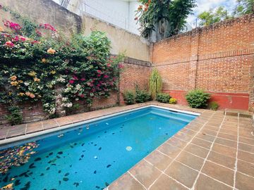 Casa en Fraccionamiento en Lomas de Vista Hermosa, Cuernavaca, Morelos CAEN-Ve-1