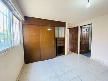 Casa en Fraccionamiento en Lomas de Vista Hermosa, Cuernavaca, Morelos CAEN-Ve-1