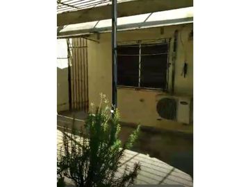 VENTA casa 3 ambientes CASEROS, Pdo. Tres de Febrero escucha propuestas!!