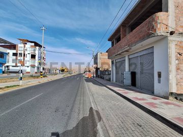 CASA COMERCIAL EN PLENA AV. RAUL PORRAS -TACNA
