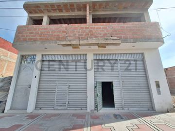 CASA COMERCIAL EN PLENA AV. RAUL PORRAS -TACNA