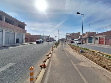 CASA COMERCIAL EN PLENA AV. RAUL PORRAS -TACNA