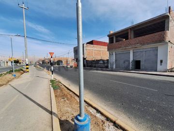 CASA COMERCIAL EN PLENA AV. RAUL PORRAS -TACNA