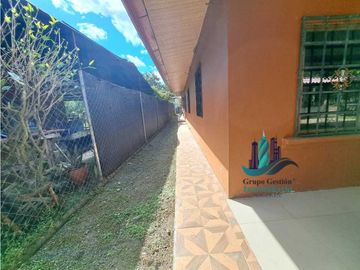 VENDO CASA DE 5 HABITACIONES DE ESQUINA