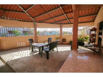VENTA DE CASA DE ESQUINA EN PACORA