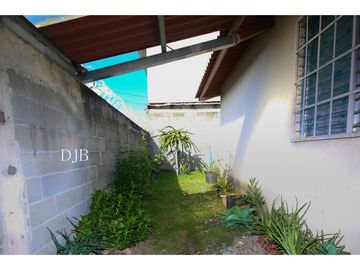 VENTA DE CASA DE ESQUINA EN PACORA