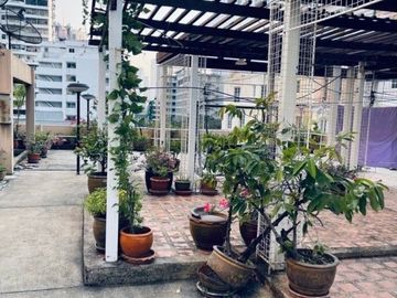 6 Bedroom Whole Building for sale in Khlong Toei Nuea, Bangkok