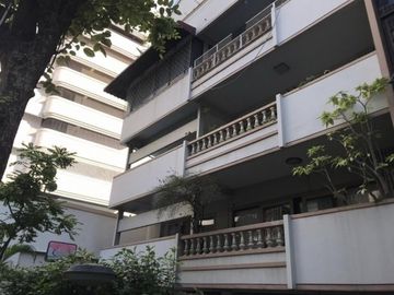 6 Bedroom Whole Building for sale in Khlong Toei Nuea, Bangkok