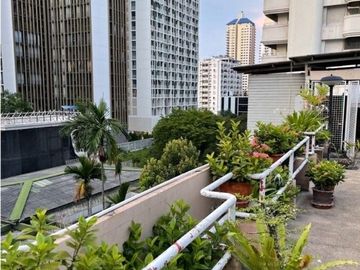 6 Bedroom Whole Building for sale in Khlong Toei Nuea, Bangkok