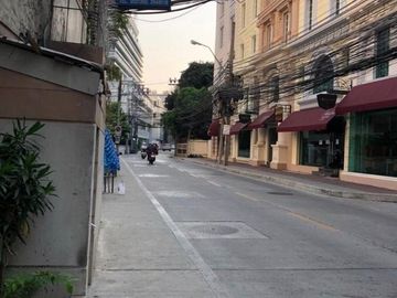 6 Bedroom Whole Building for sale in Khlong Toei Nuea, Bangkok