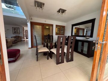 VENDO CASA - 3 DORMITORIOS - CUMBAYA TANDA - SALA DE ESTAR