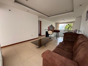 VENDO CASA - 3 DORMITORIOS - CUMBAYA TANDA - SALA DE ESTAR