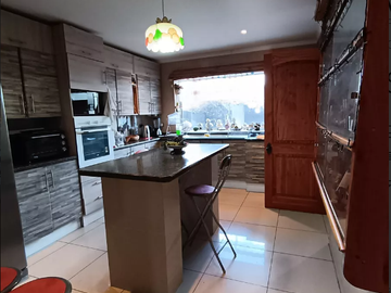 Casa en Venta en Los Naranjos esquina los Cerezos
