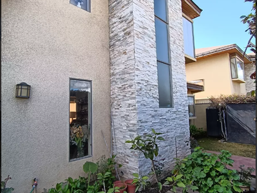 Casa en Venta en Los Naranjos esquina los Cerezos