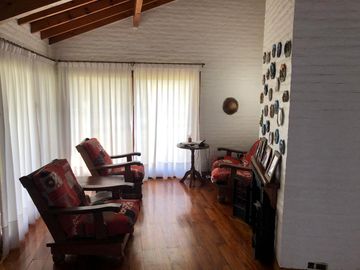 Casa en venta - 3 Dormitorios 3 Baños - Cochera - 1.044Mts2 - Berazategui