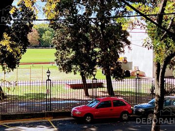 Departamento 3 amb con patio en venta. Vista a la cancha de Polo - Las Cañitas