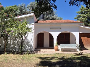 Casa de 3 Dormitorios - B° Los Morteritos - Anisacate