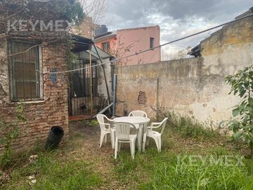 Casa en venta a refaccionar. San Fernando centro, 4 ambientes con jardin APTO CREDITO