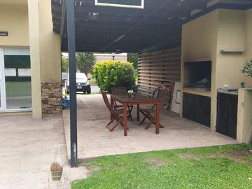 Casa - Funes