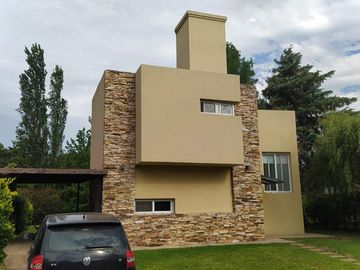 Casa - Funes