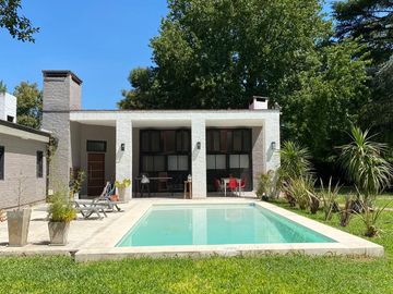 CASA EN VENTA CON EXCELENTE UBICACION - CLUB DE CAMPO EL MORO - MARCOS PAZ
