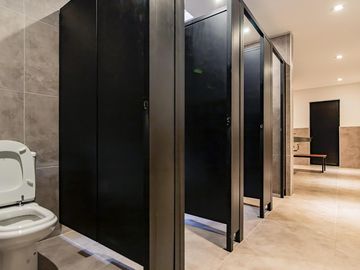 VENTA/PERMUTA - Departamento 1 dormitorio con patio y cochera - Condominio Ocho Sauces, Funes.