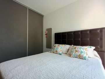 VENTA/PERMUTA - Departamento 1 dormitorio con patio y cochera - Condominio Ocho Sauces, Funes.